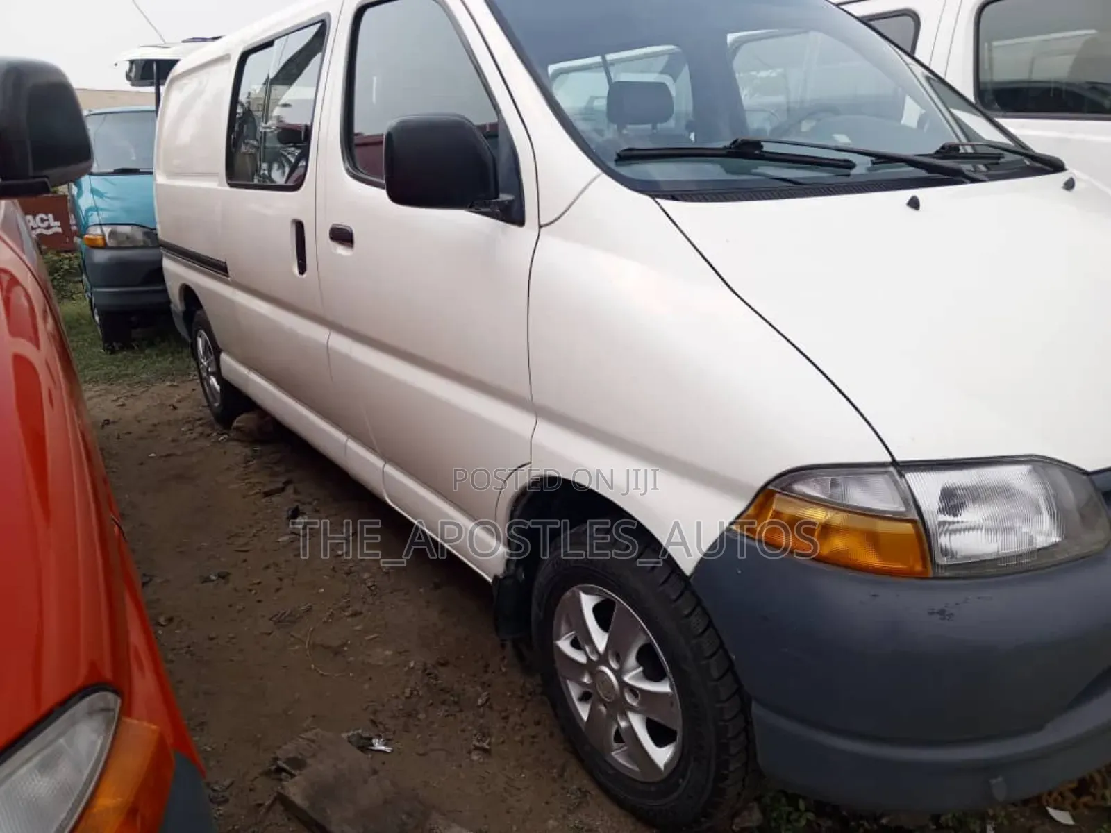 Toyota HiAce 2004 White