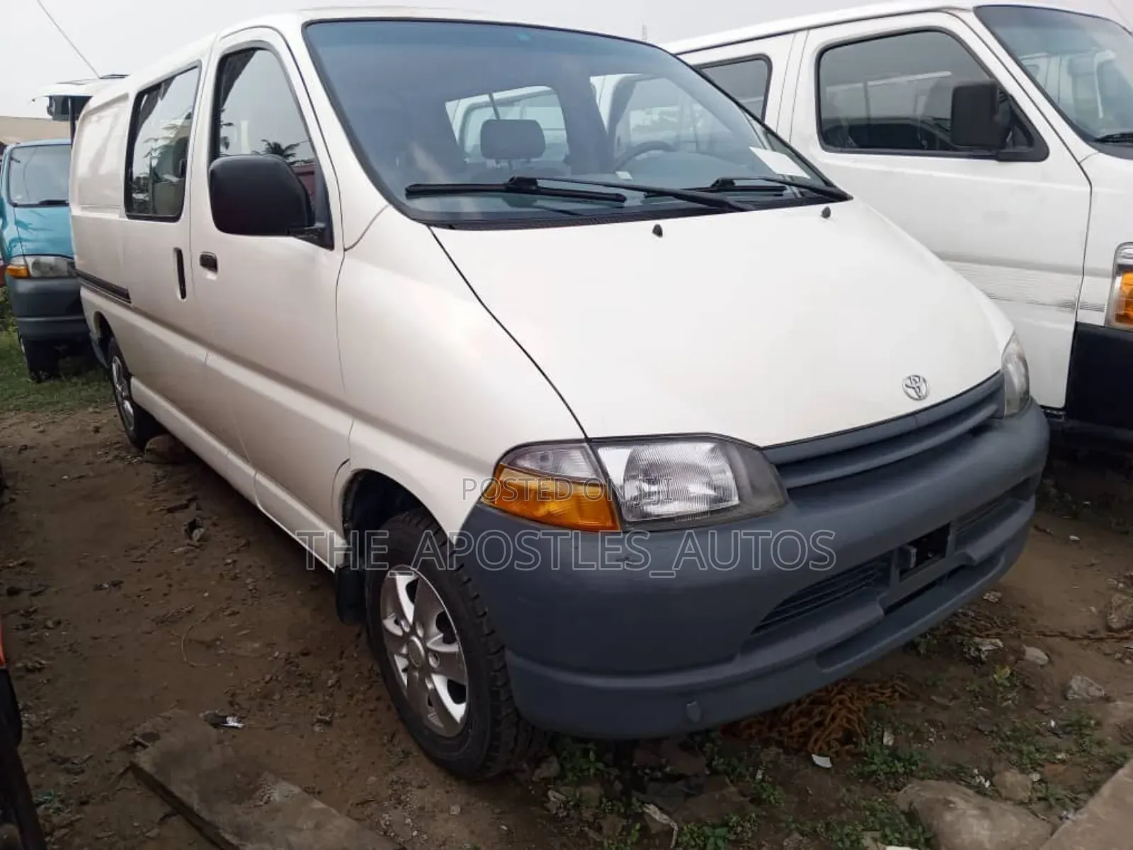 Toyota HiAce 2004 White