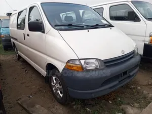 Toyota HiAce 2004 White