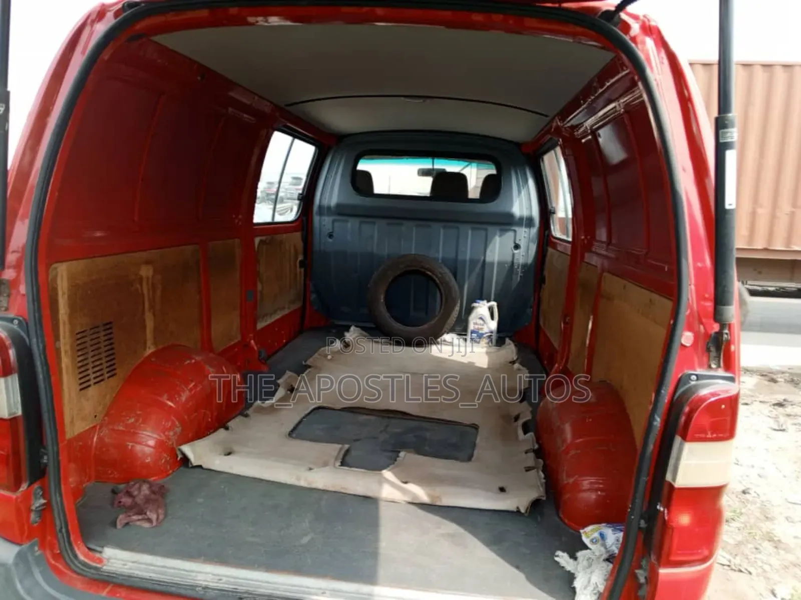 Toyota HiAce 2004 Red