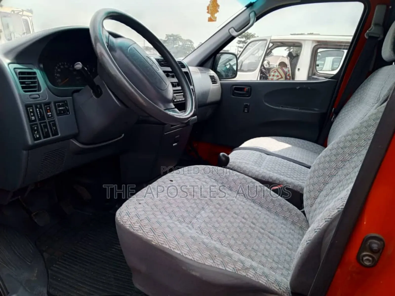 Toyota HiAce 2004 Red