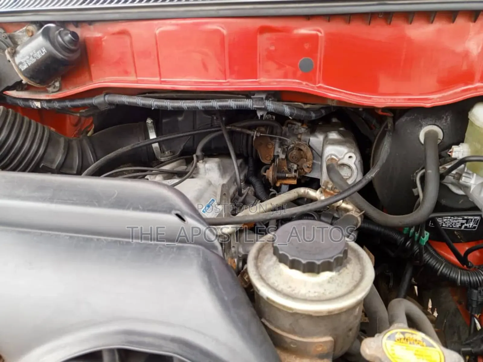 Toyota HiAce 2004 Red