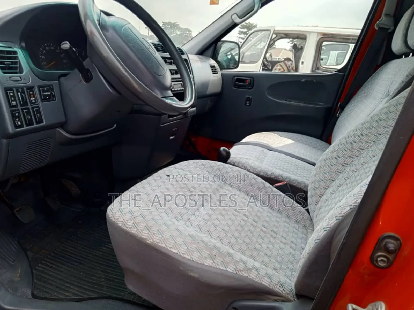 Toyota HiAce 2004 Red