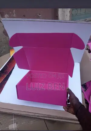 Different Sizes of Neat Corrugated Cartons