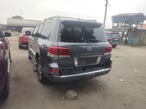Lexus LX 570 AWD 2015 Gray