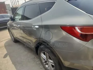 Hyundai Santa Fe 2014 Gold