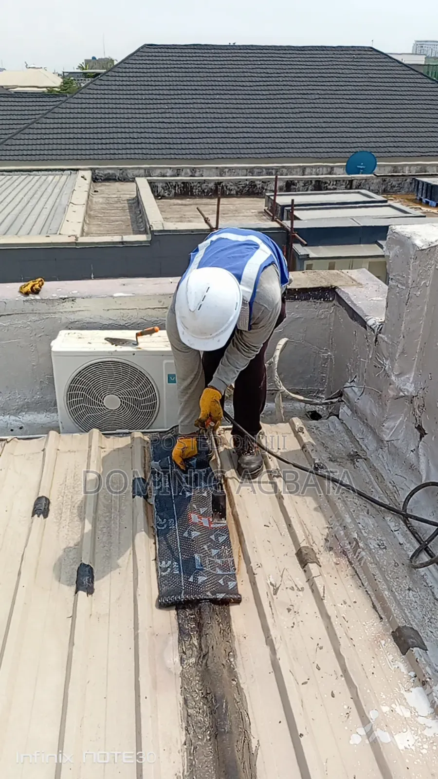 Open -Handed Waterproofing Expert