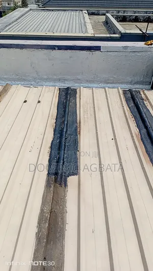 Open -Handed Waterproofing Expert