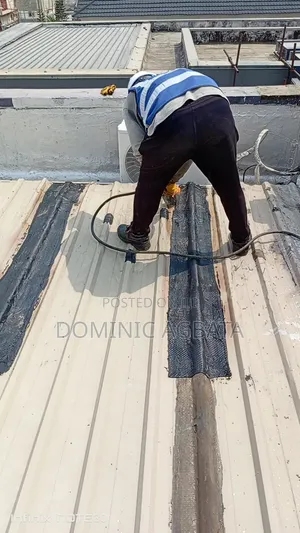 Open -Handed Waterproofing Expert