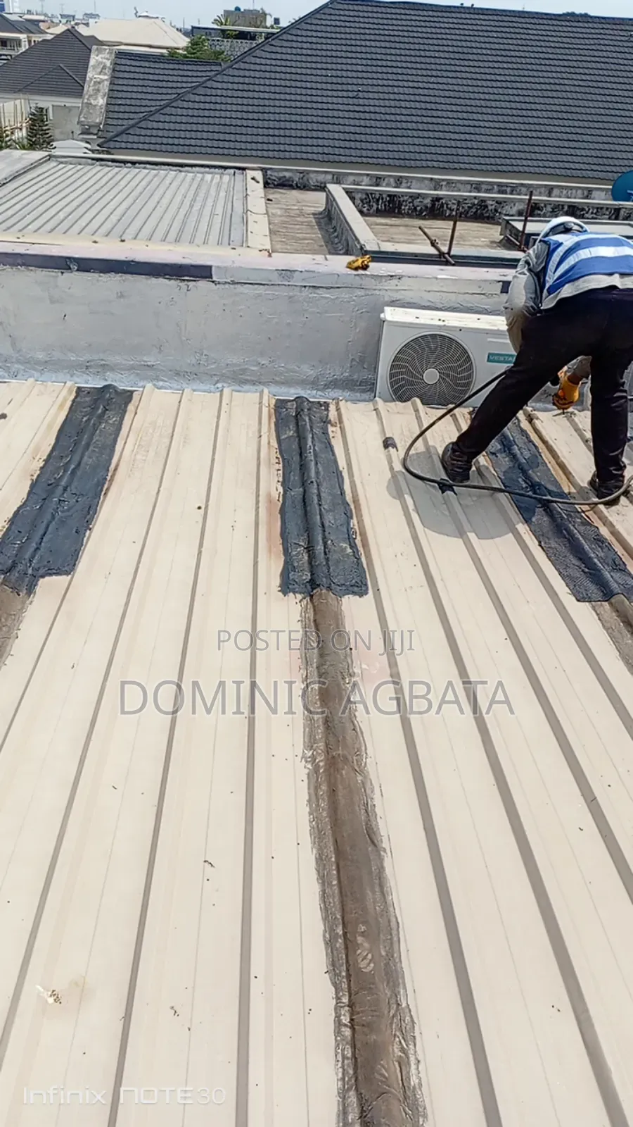 Open -Handed Waterproofing Expert