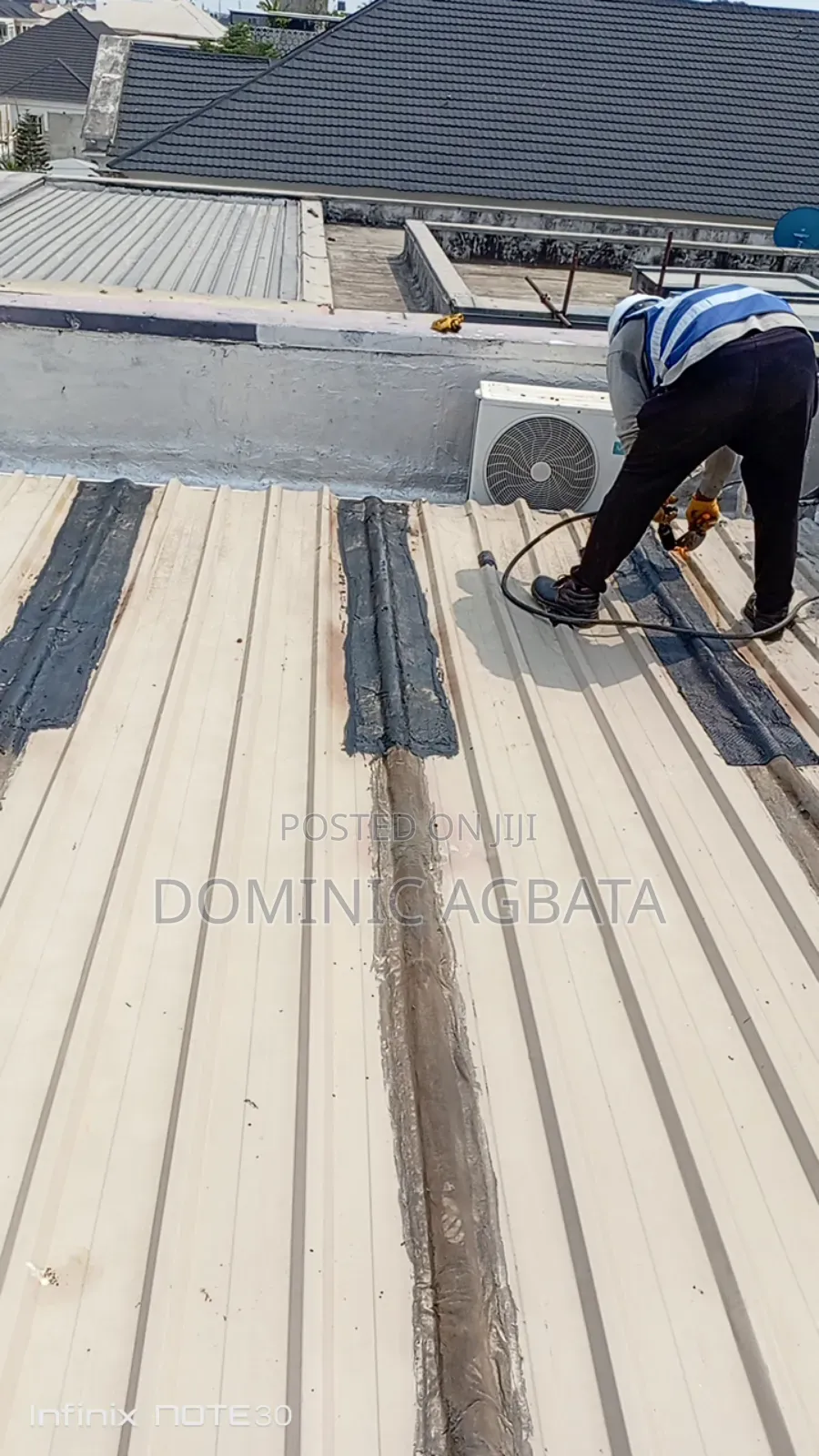 Open -Handed Waterproofing Expert