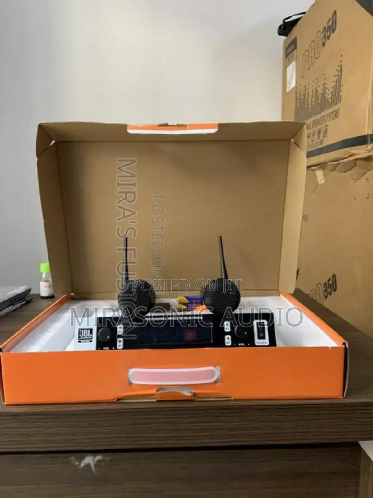JBL VM100 Wireless Microphone System