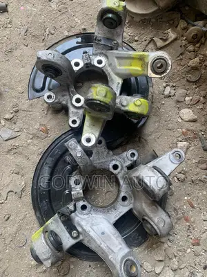 Back Hub Spindle Ford Explorer 2013