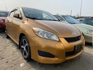 Toyota Matrix 2011 Gold