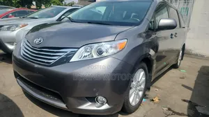 Toyota Sienna 2011 Gray