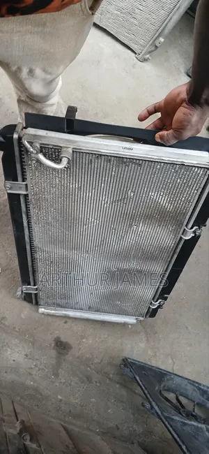 Complete Radiator With Condenser Toyota Camry and Venza 2010