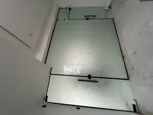 Office Partitioning Using Glass With Frosting Effects