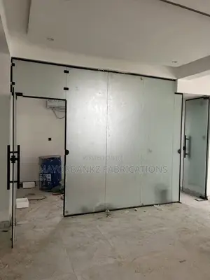 Office Partitioning Using Glass With Frosting Effects