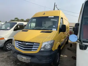 Freightliner Champion 2016 Yellow