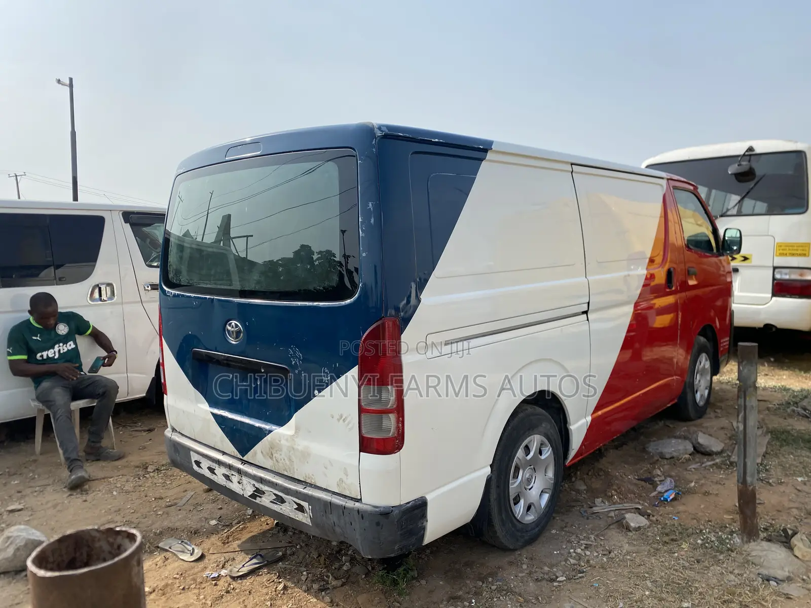 Toyota HiAce 2013