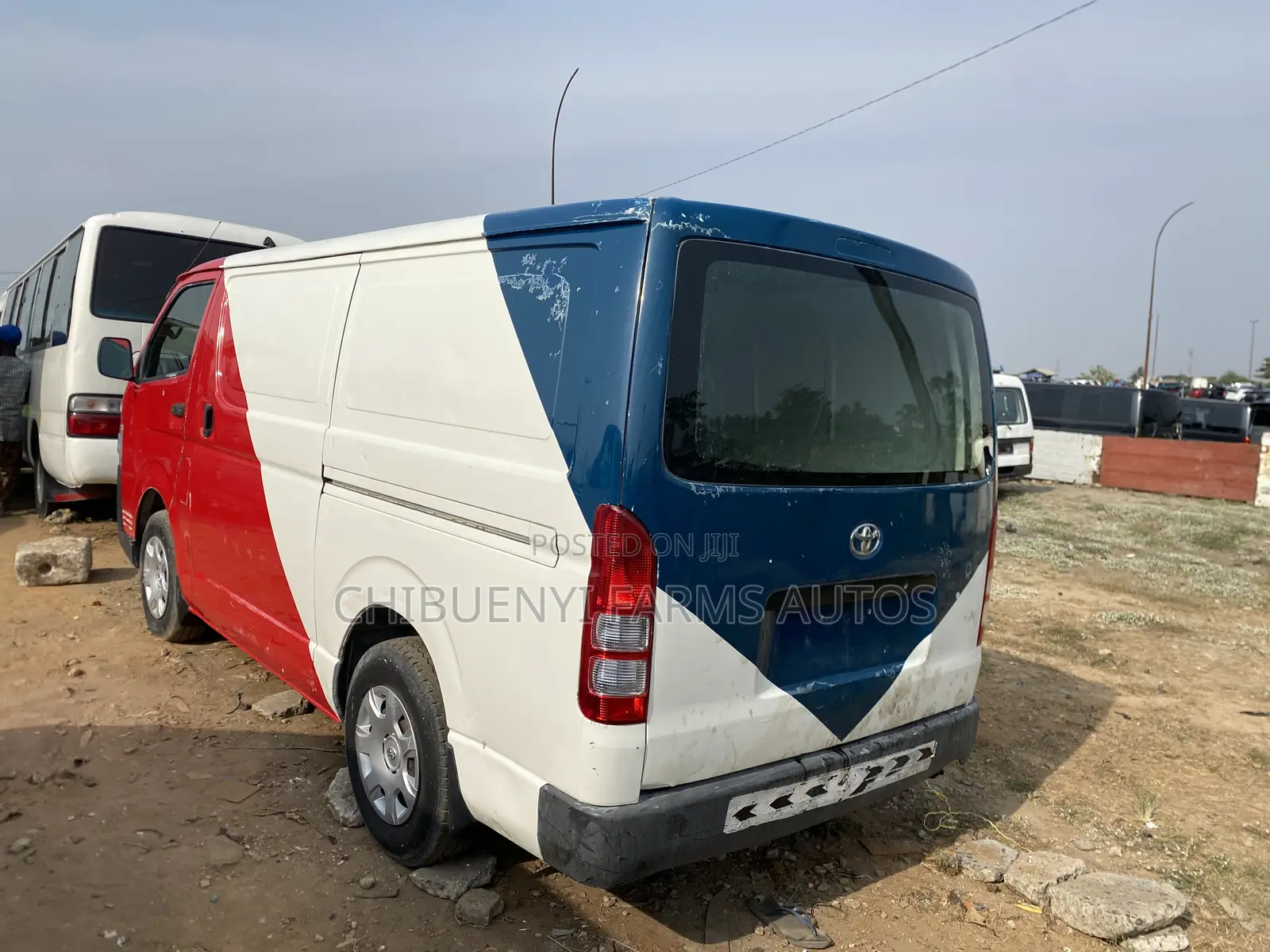 Toyota HiAce 2013