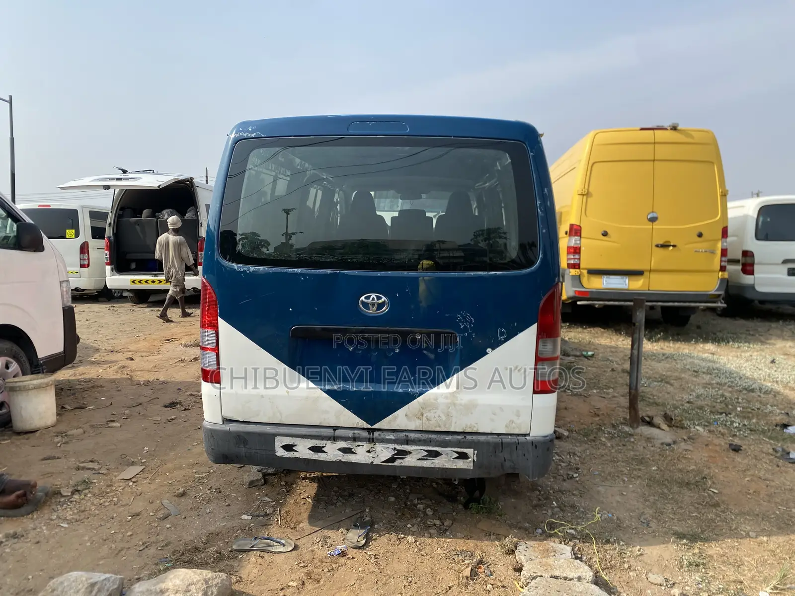 Toyota HiAce 2013
