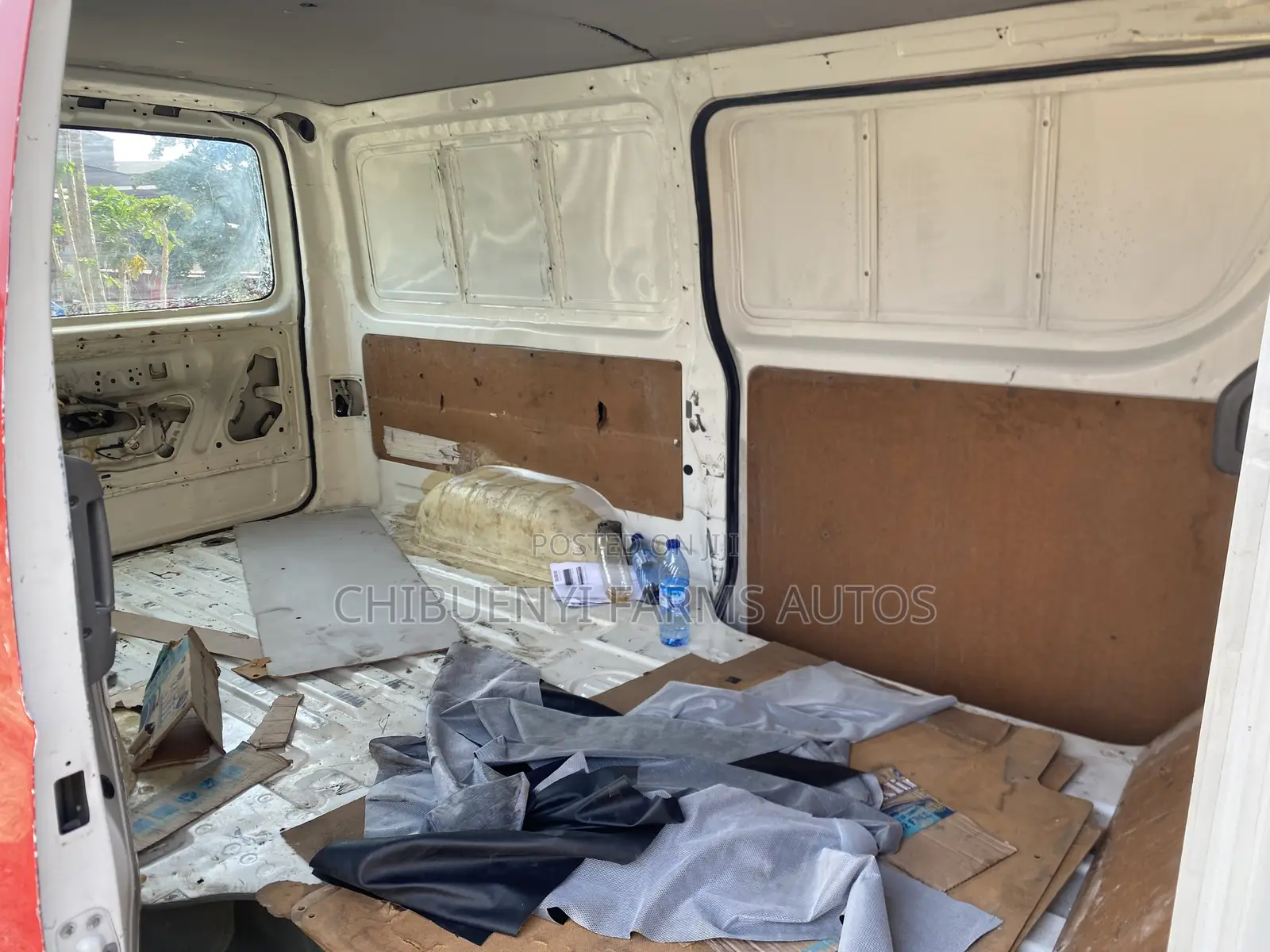 Toyota HiAce 2013