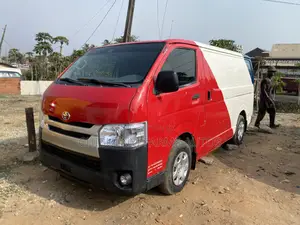 Toyota HiAce 2013