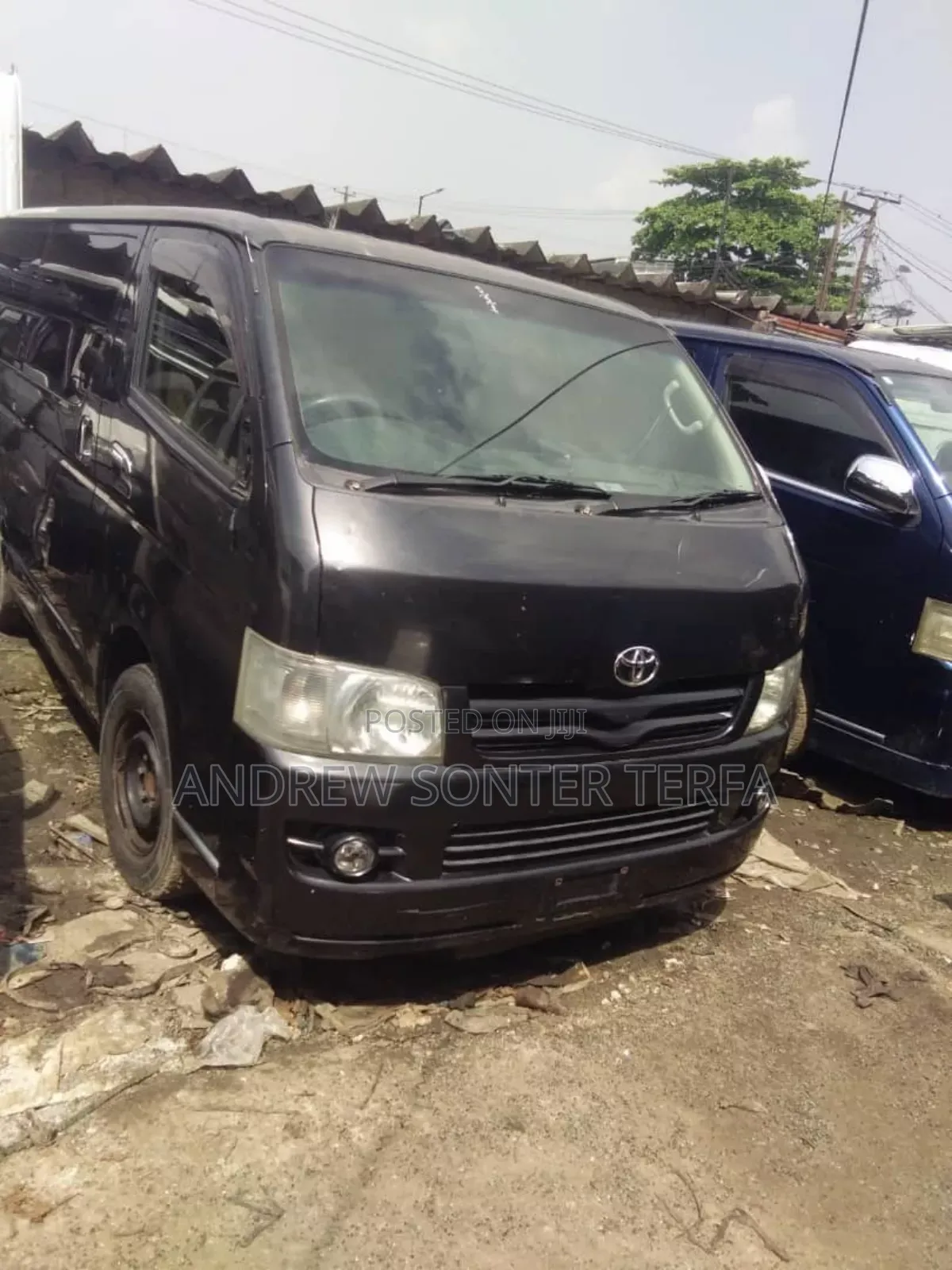 Toyota HiAce 2011