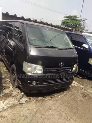 Toyota HiAce 2011