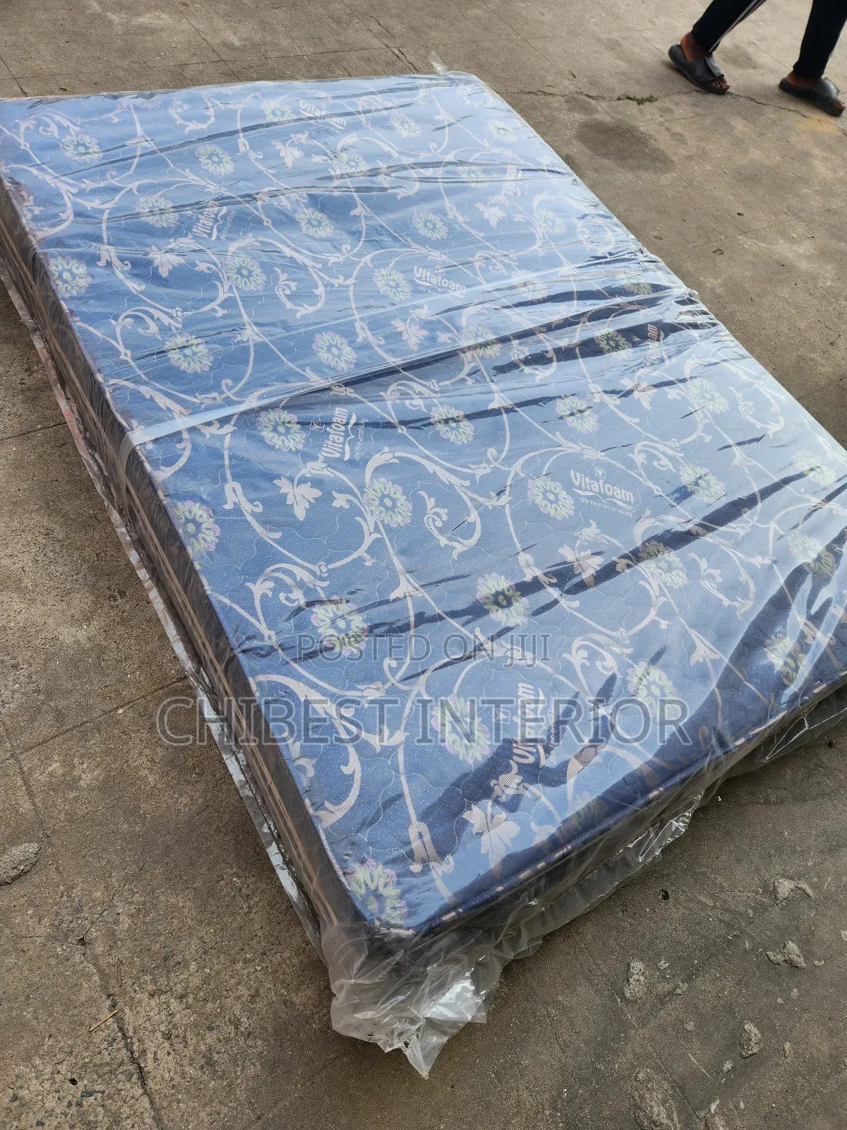 Standard Vitafoam 4.5by6 10inches Mattress