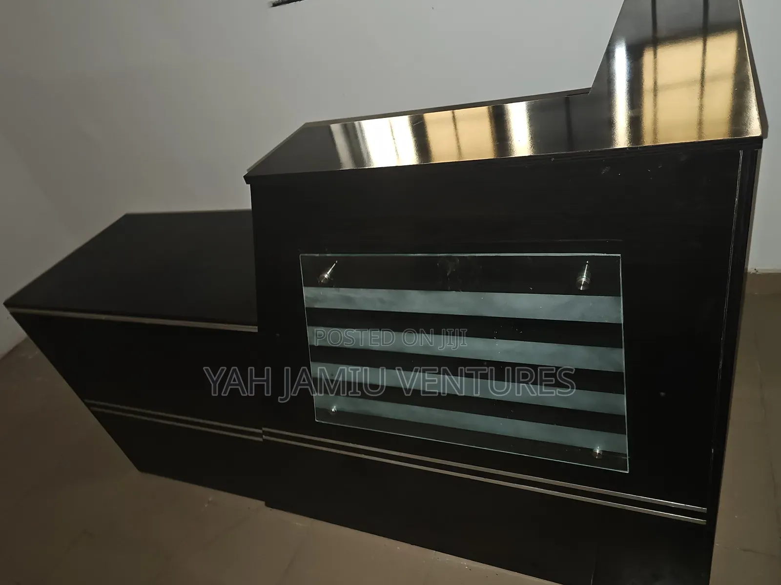 Receptionist Table