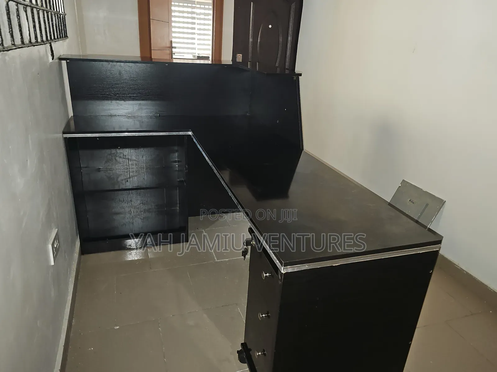 Receptionist Table