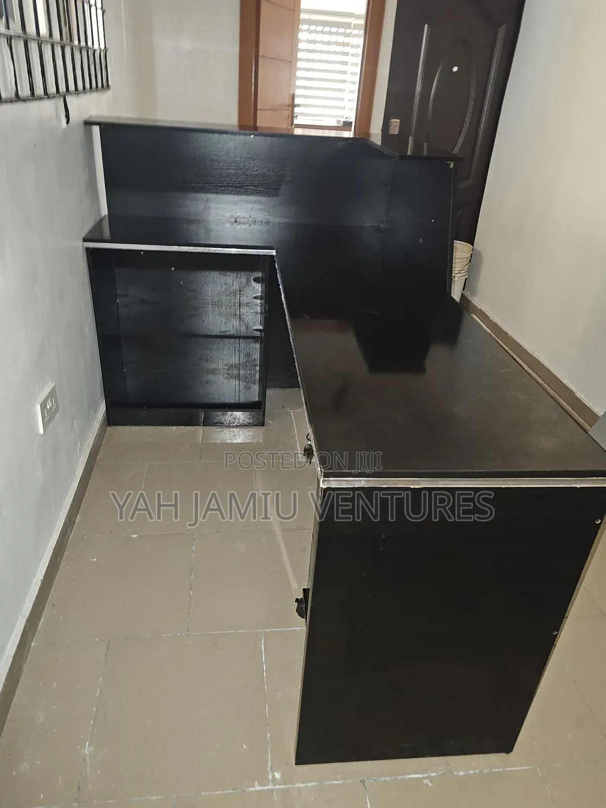 Receptionist Table