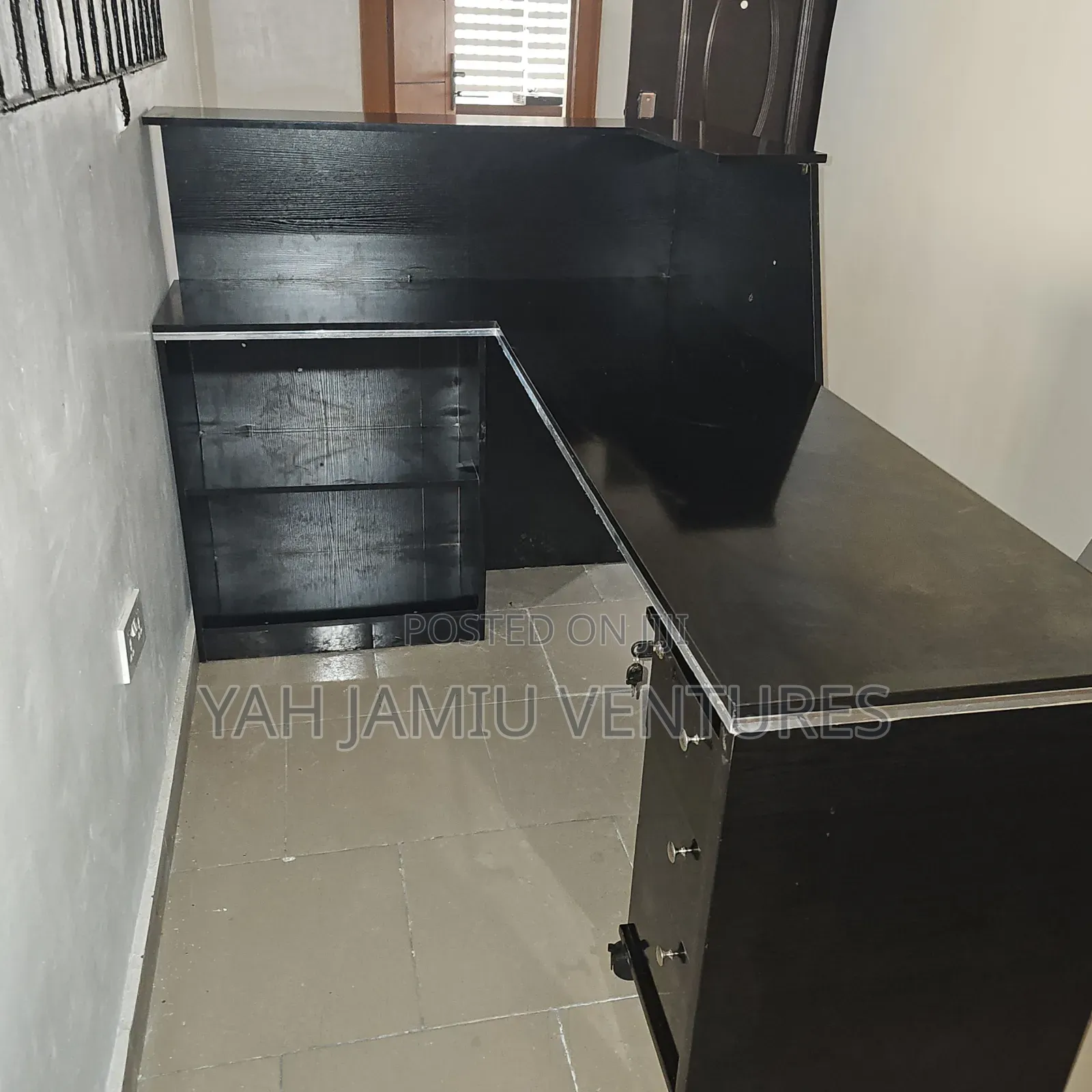 Receptionist Table
