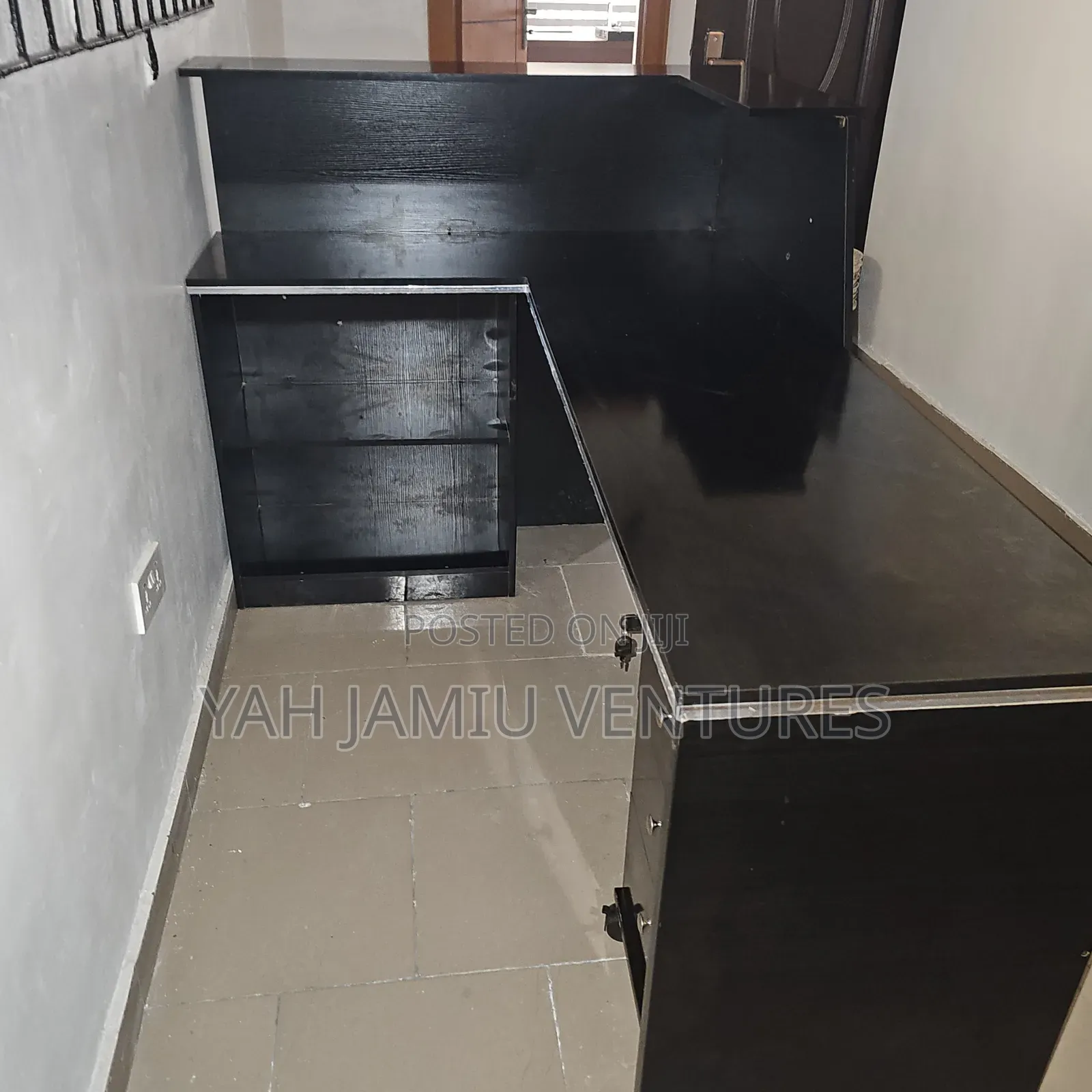 Receptionist Table