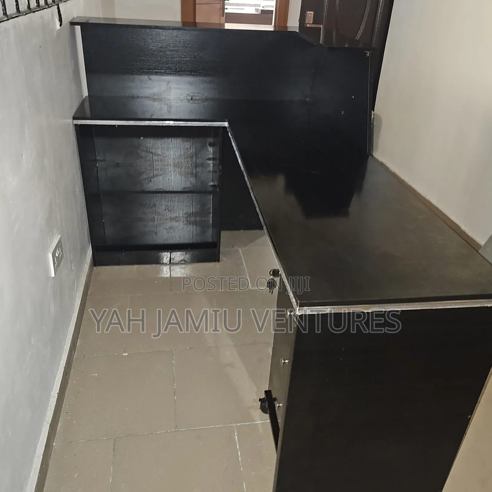 Receptionist Table