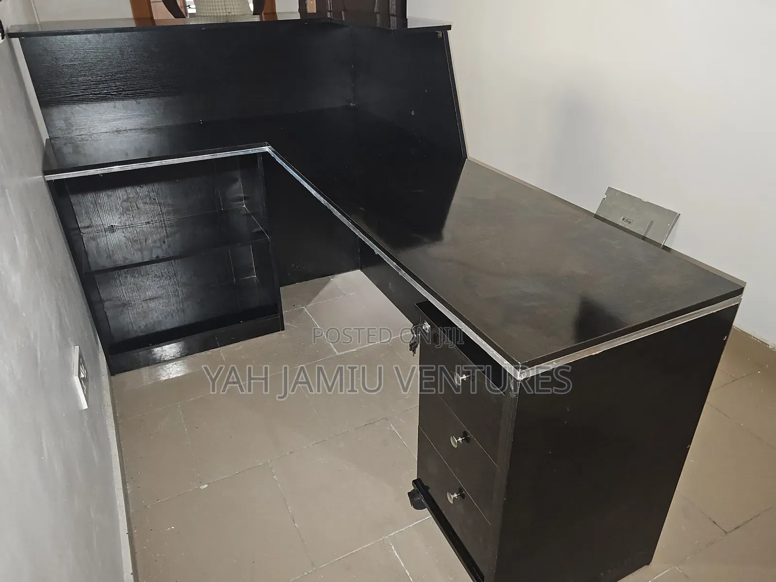 Receptionist Table