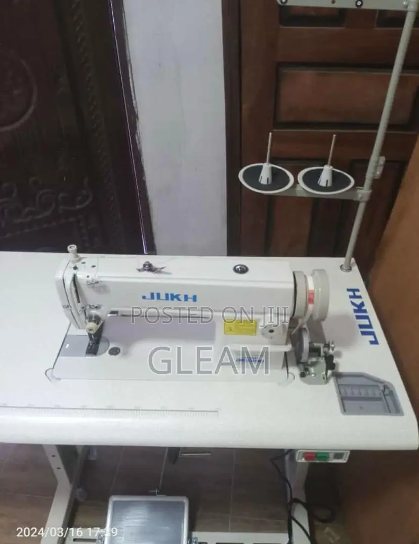 Jukh Industrial Sewing Machine