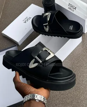 Toga Virilis Slides