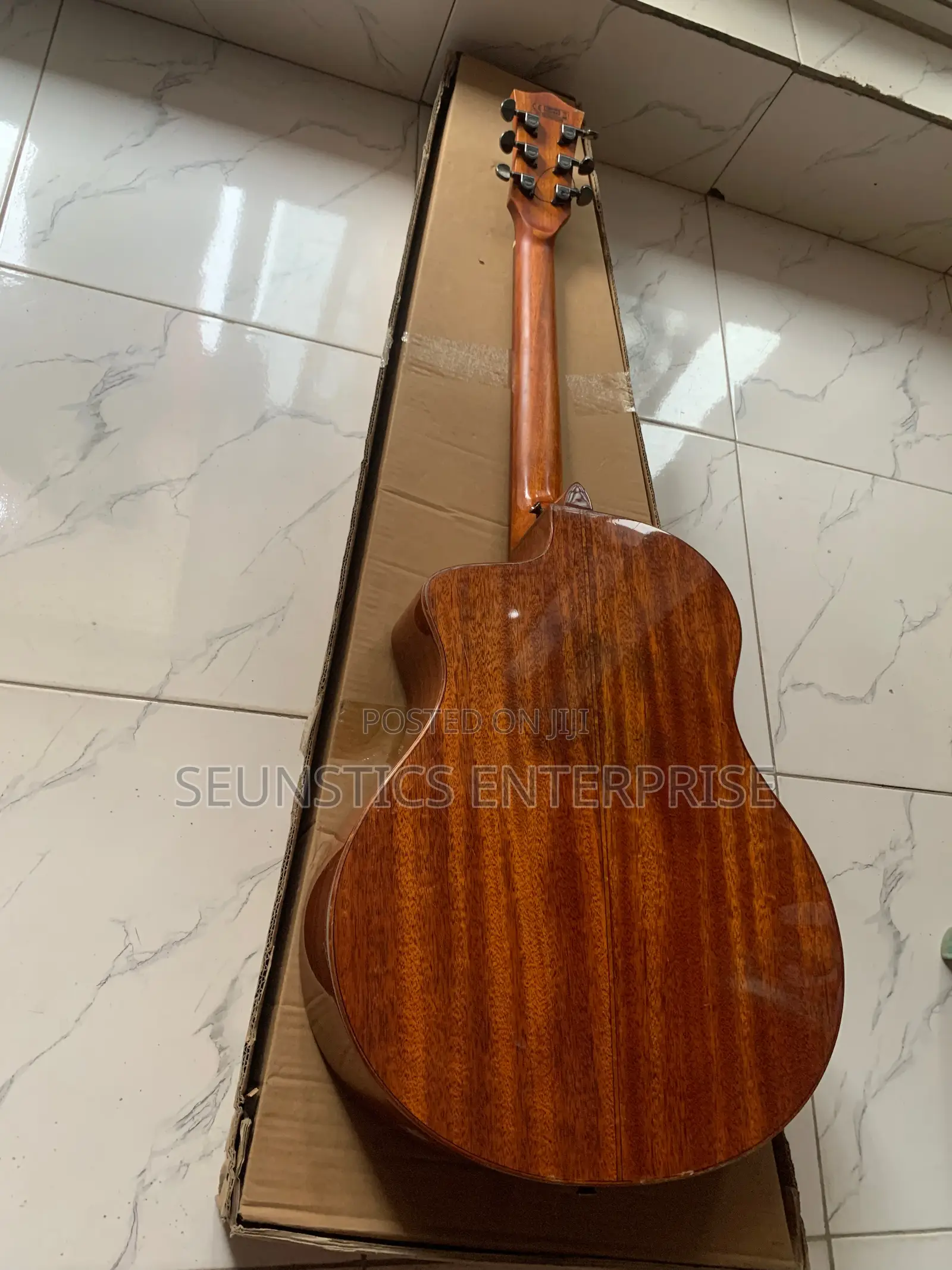 Quality HSH Pure Acoustic Curved Guitar