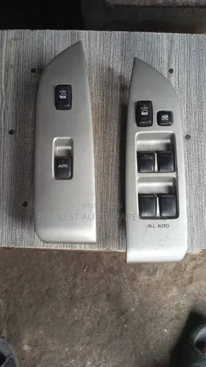 Lexus RX 330 Pressing Button the Two Front 07