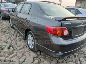 Toyota Corolla 2009 Gray