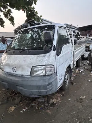 Mazda Bongo 850kg