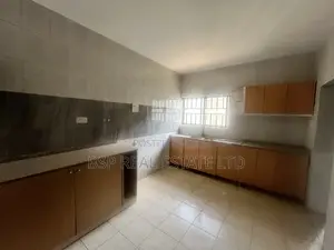 3bdrm Apartment in Wuse 2 for rent