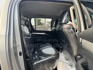 Toyota Hilux 2018 Silver
