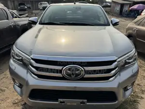Toyota Hilux 2018 Silver