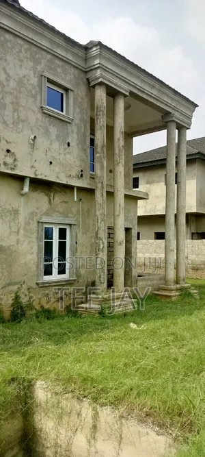5bdrm Duplex in Isheri North Gra for sale