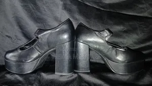 Coutgo Chunky Platform Mary Jane T-Strap Block Heel Pumps