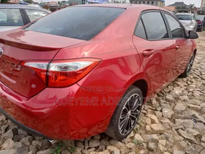 Toyota Corolla 2014 Red